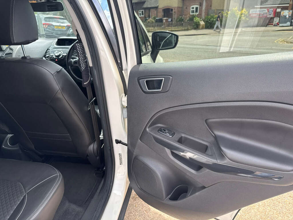 Ford Ecosport Titanium White #30