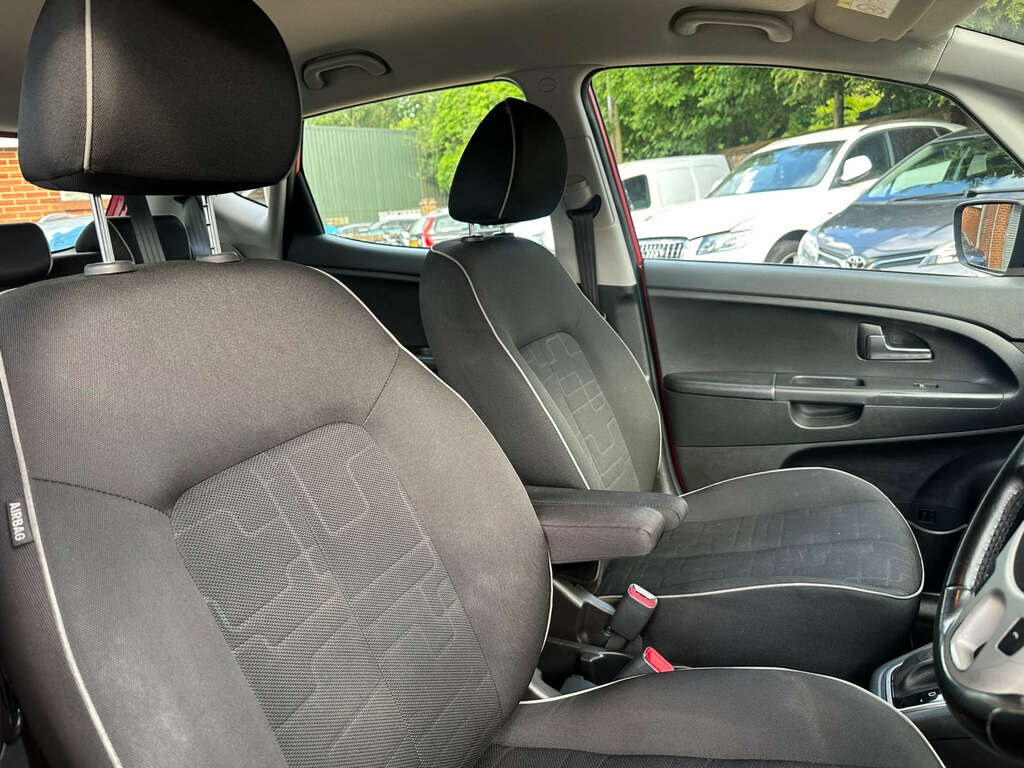 Kia Venga Venga 3 Black #12
