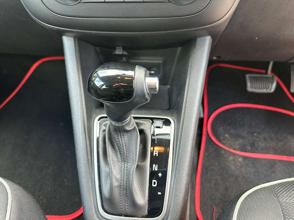 Kia Venga Venga 3 Black #17