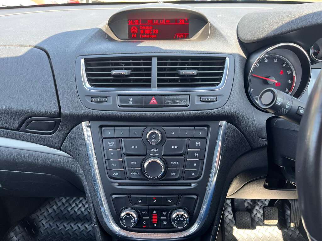 Vauxhall Mokka 1.4T Limited Edition White #10