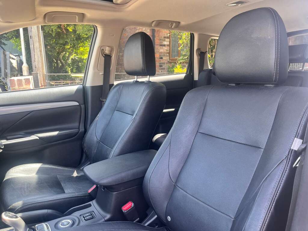 Mitsubishi Outlander  Black #19