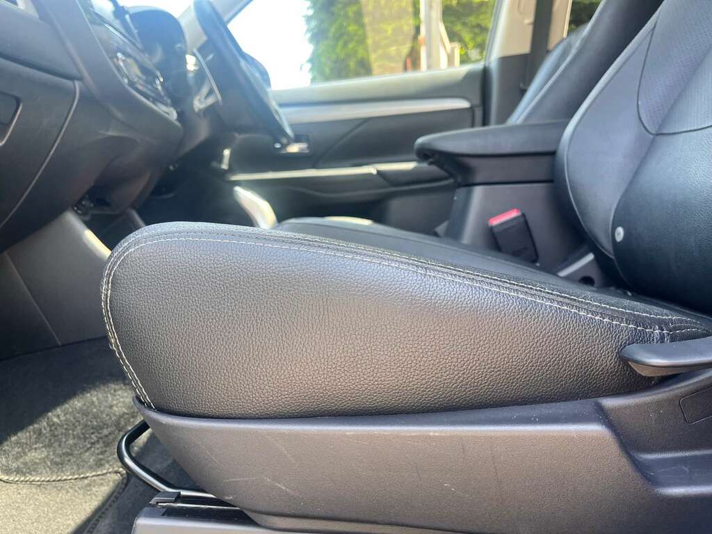Mitsubishi Outlander  Black #17