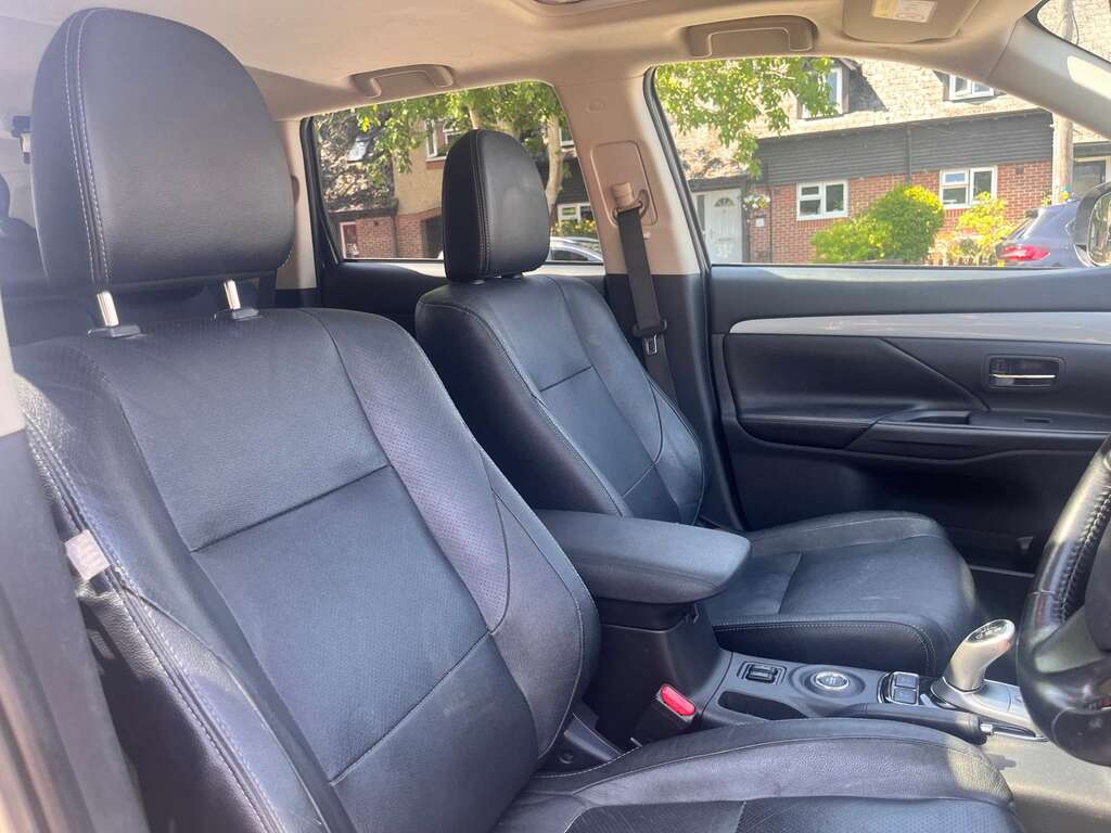 Mitsubishi Outlander  Black #28