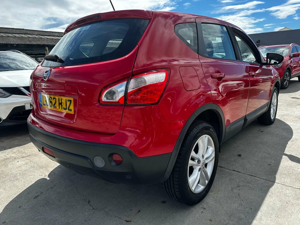 Nissan Qashqai 1.6 Acenta Cvt 2Wd Euro 5 Red #3
