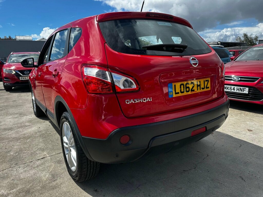 Nissan Qashqai 1.6 Acenta Cvt 2Wd Euro 5 Red #4