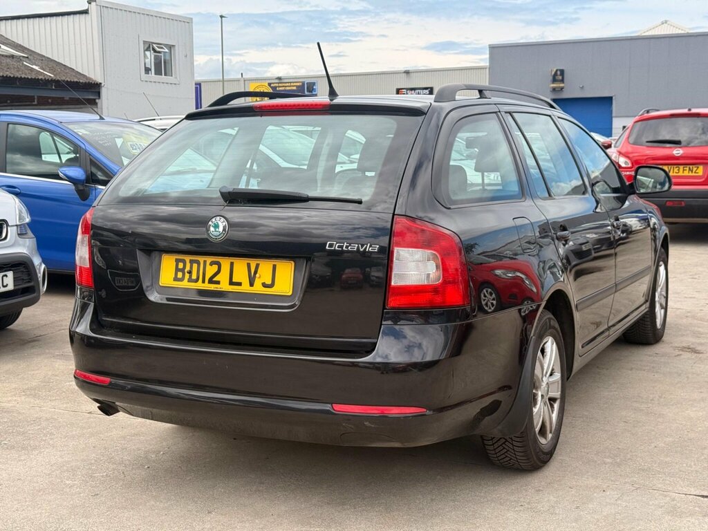 Skoda Octavia 1.2 Tsi Se Euro 5 Black #4