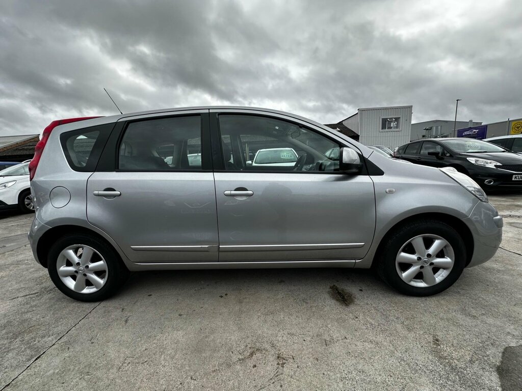 Nissan Note Hatchback 1.4 16V Acenta Euro 4 200808 Red #10