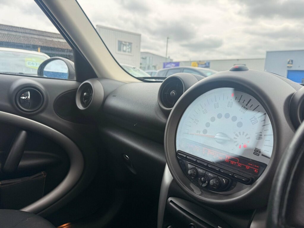 Mini Countryman 2L Cooper D White #22