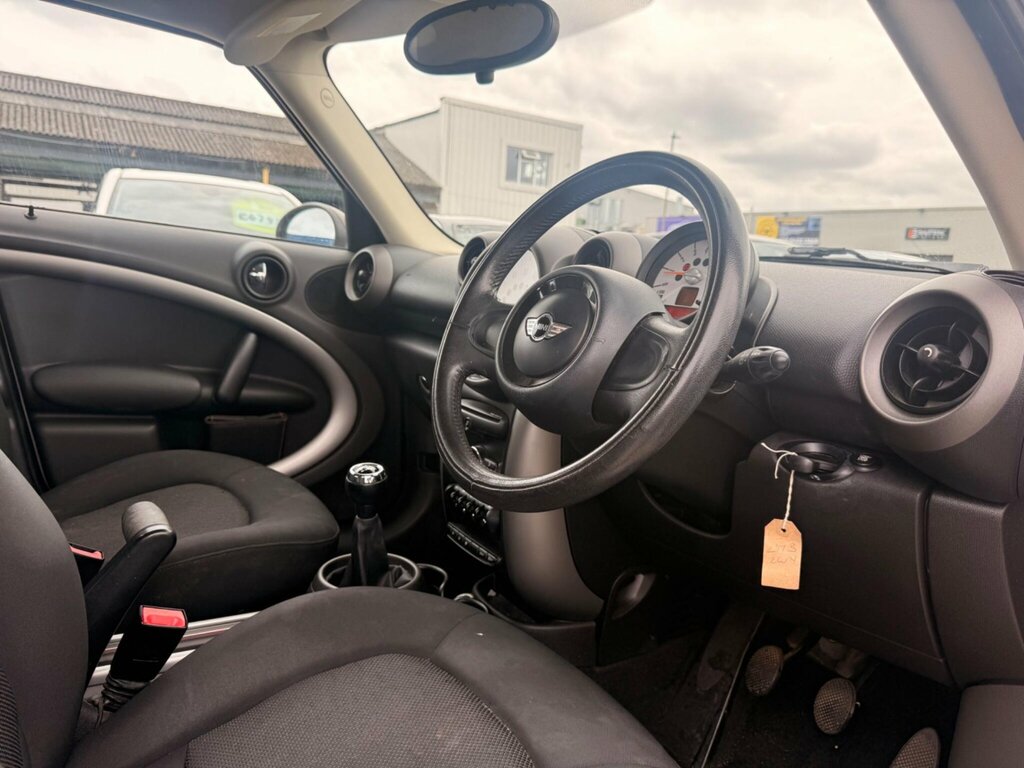 Mini Countryman 2L Cooper D White #26