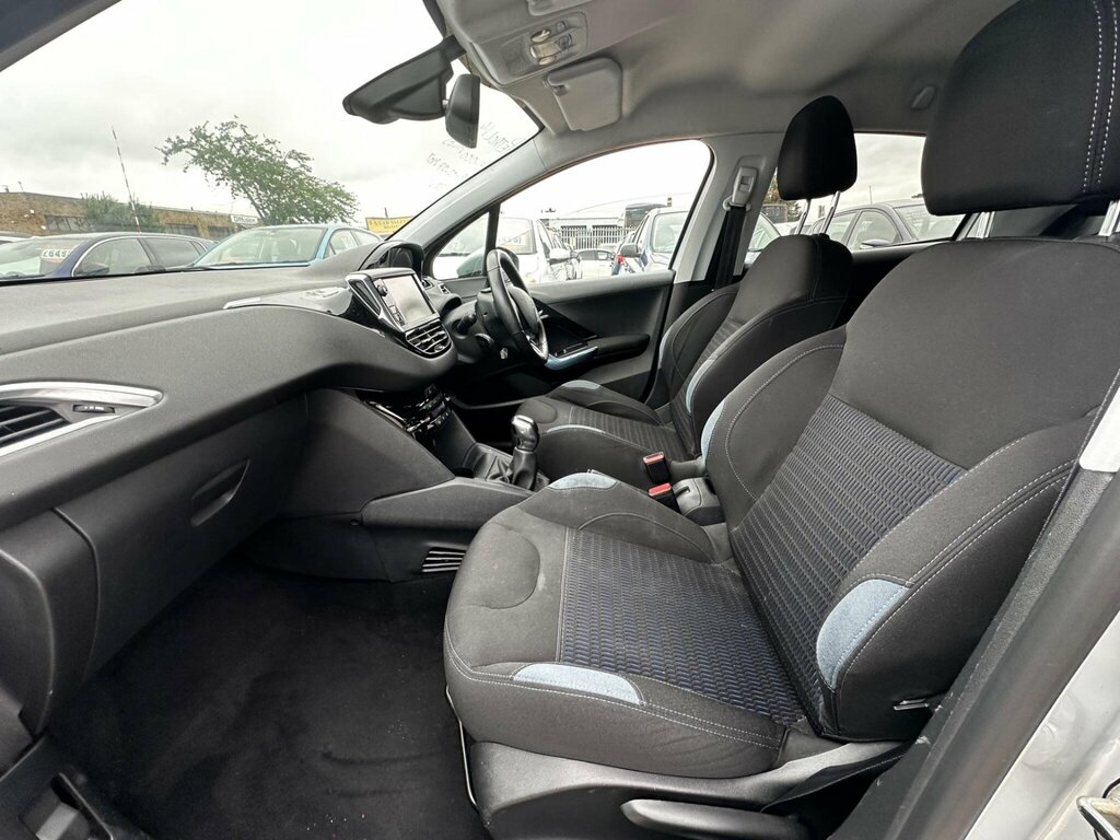 Peugeot 208 Active Blue #17
