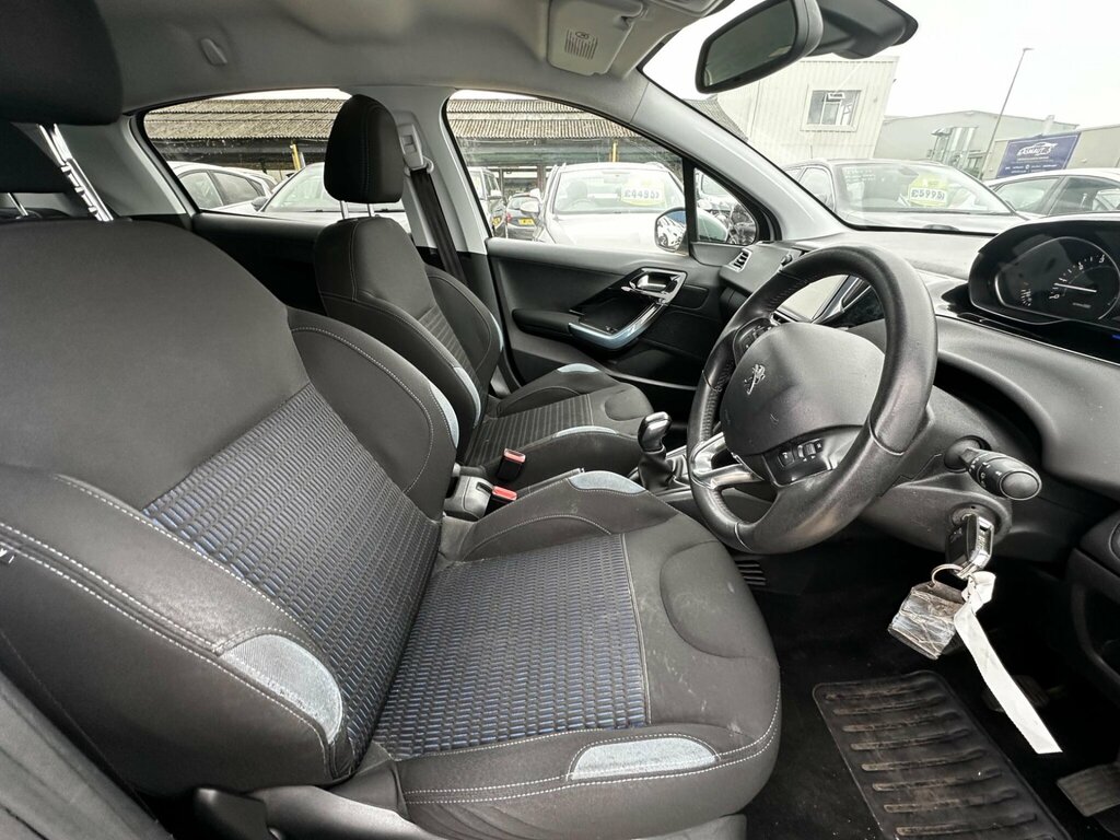Peugeot 208 Active Blue #15