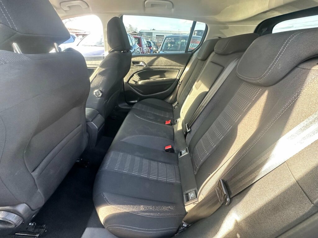 Peugeot 308 1.2 Puretech Allure Red #28