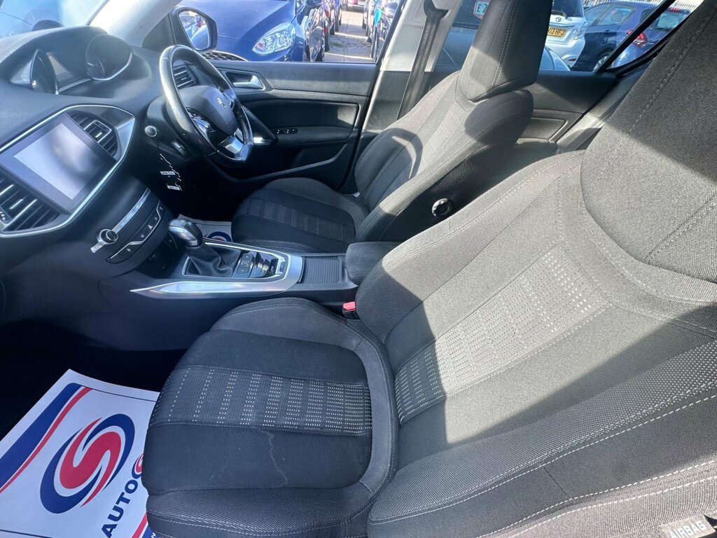 Peugeot 308 1.2 Puretech Allure Red #23