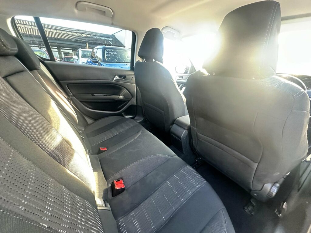 Peugeot 308 1.2 Puretech Allure Red #32