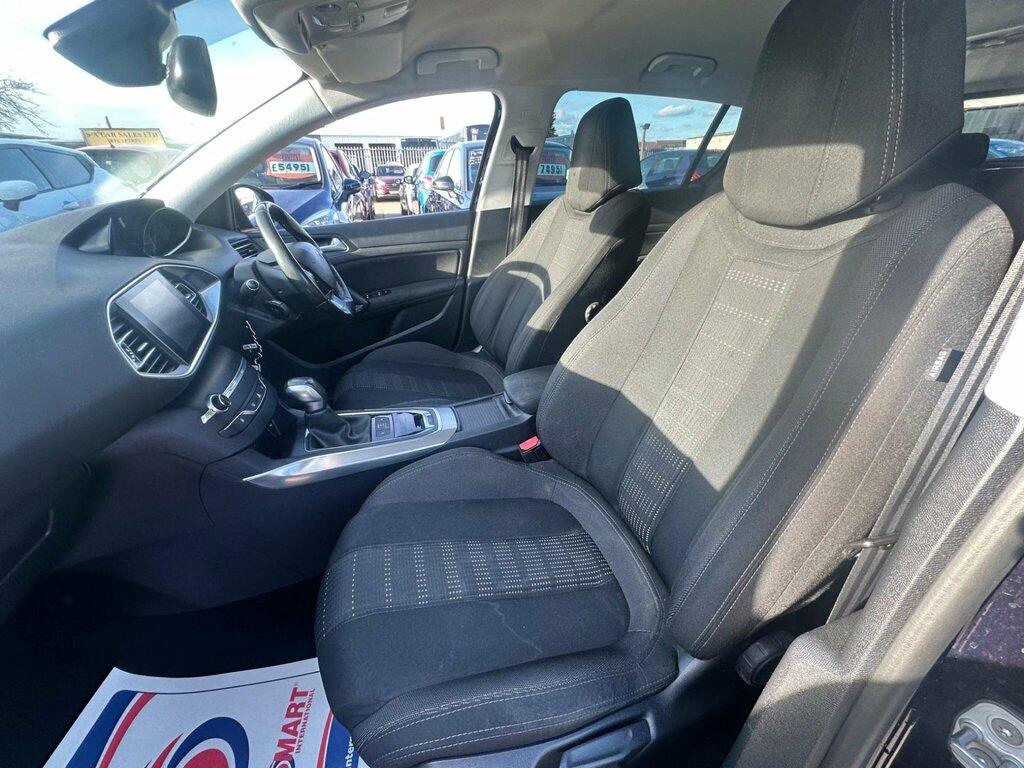 Peugeot 308 1.2 Puretech Allure Red #21
