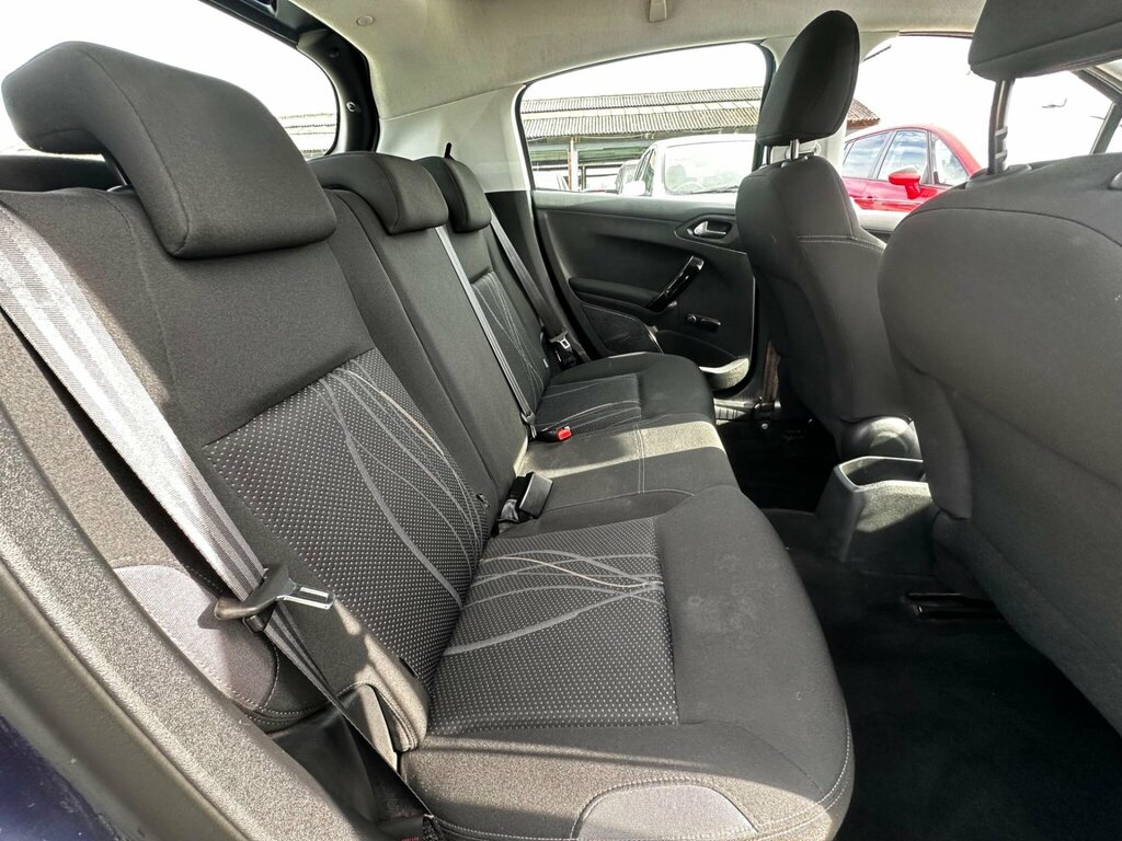 Peugeot 208 1.4 Hdi Active Silver #34