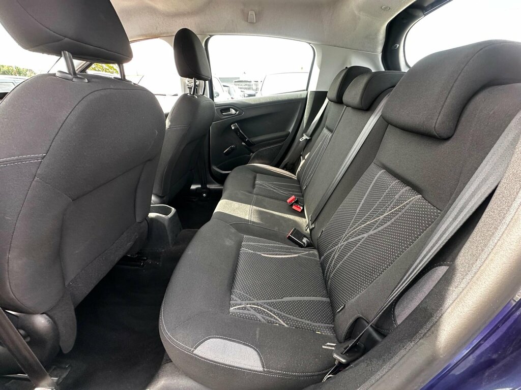 Peugeot 208 1.4 Hdi Active Silver #25