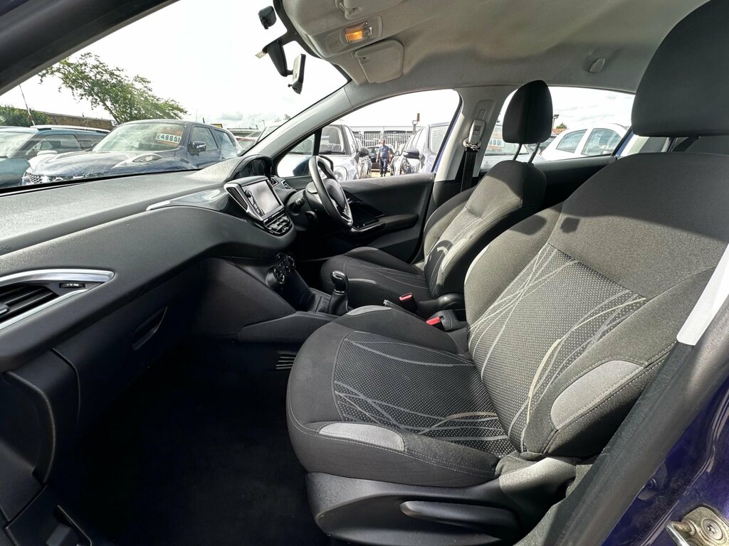 Peugeot 208 1.4 Hdi Active Silver #21