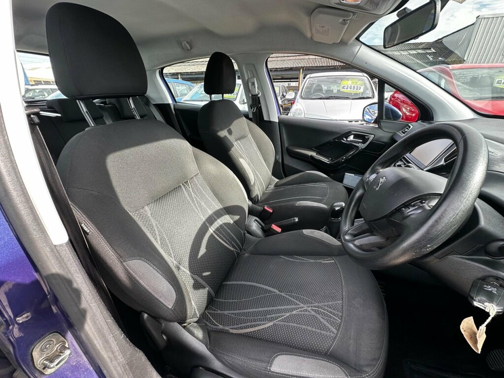Peugeot 208 1.4 Hdi Active Silver #19