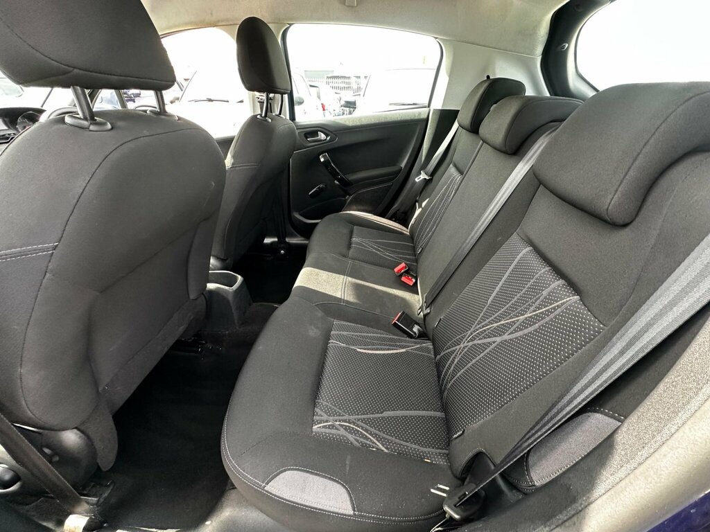 Peugeot 208 1.4 Hdi Active Silver #29