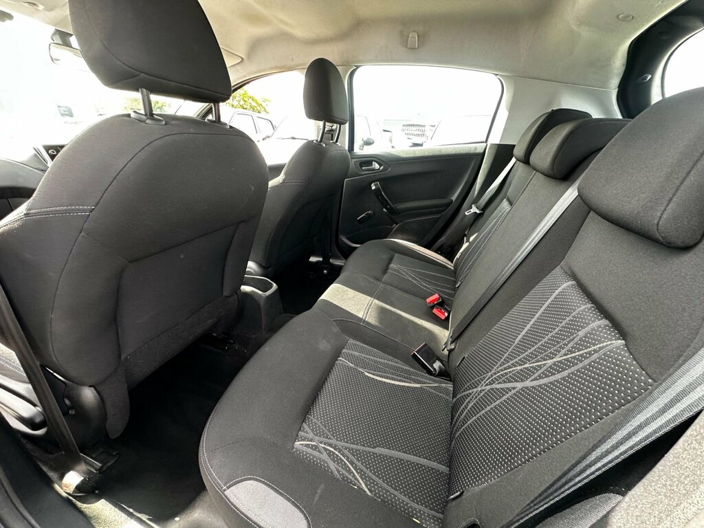 Peugeot 208 1.4 Hdi Active Silver #30