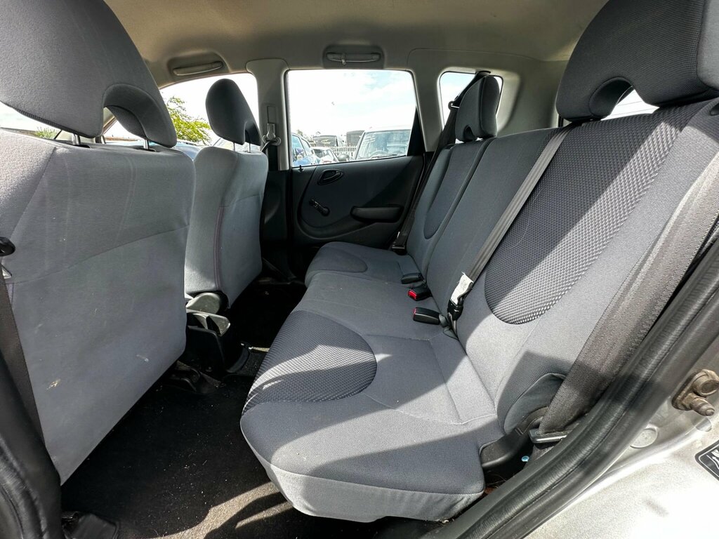 Honda Jazz 1.4 I-dsi Se Cvt-7 Silver #25