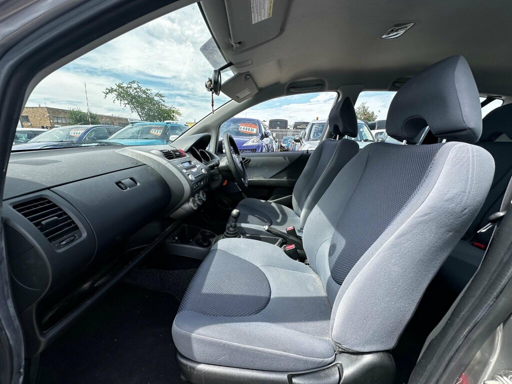 Honda Jazz 1.4 I-dsi Se Cvt-7 Silver #21