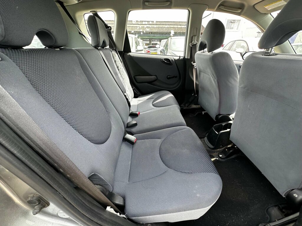 Honda Jazz 1.4 I-dsi Se Cvt-7 Silver #27