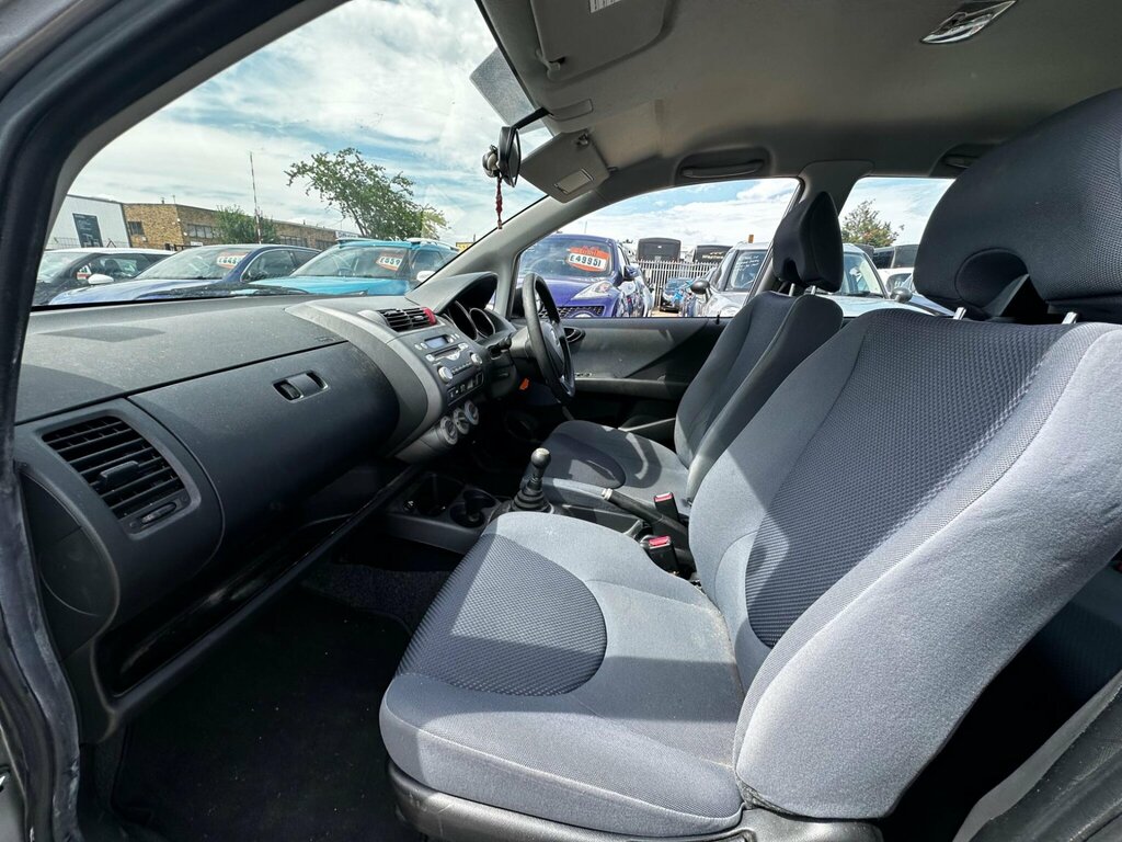 Honda Jazz 1.4 I-dsi Se Cvt-7 Silver #24