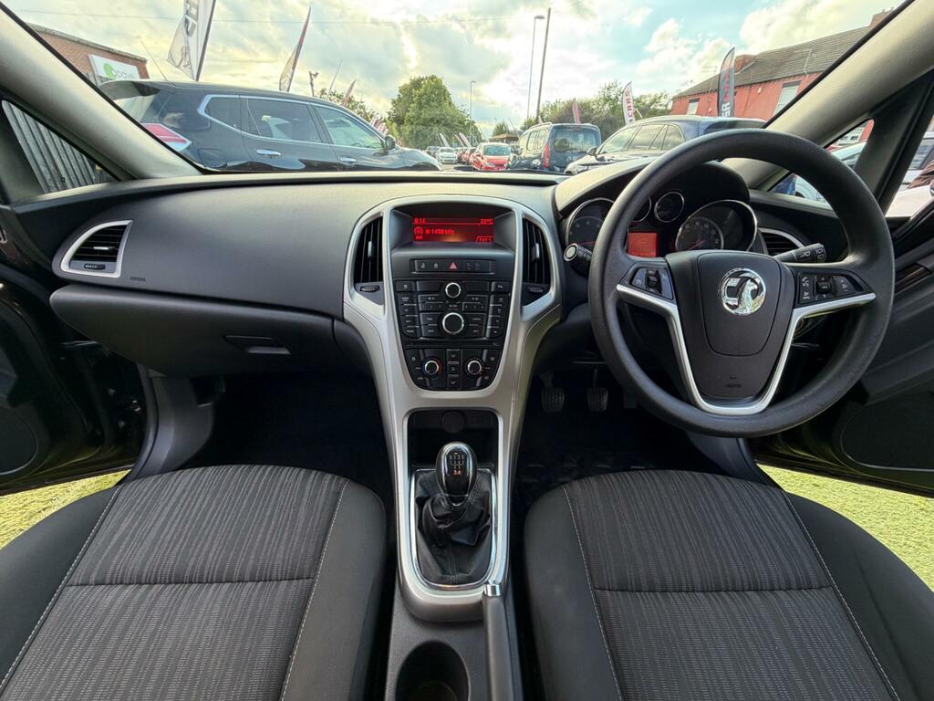 Vauxhall Astra 1.6 16V Exclusiv Hatchback Euro Brown #2