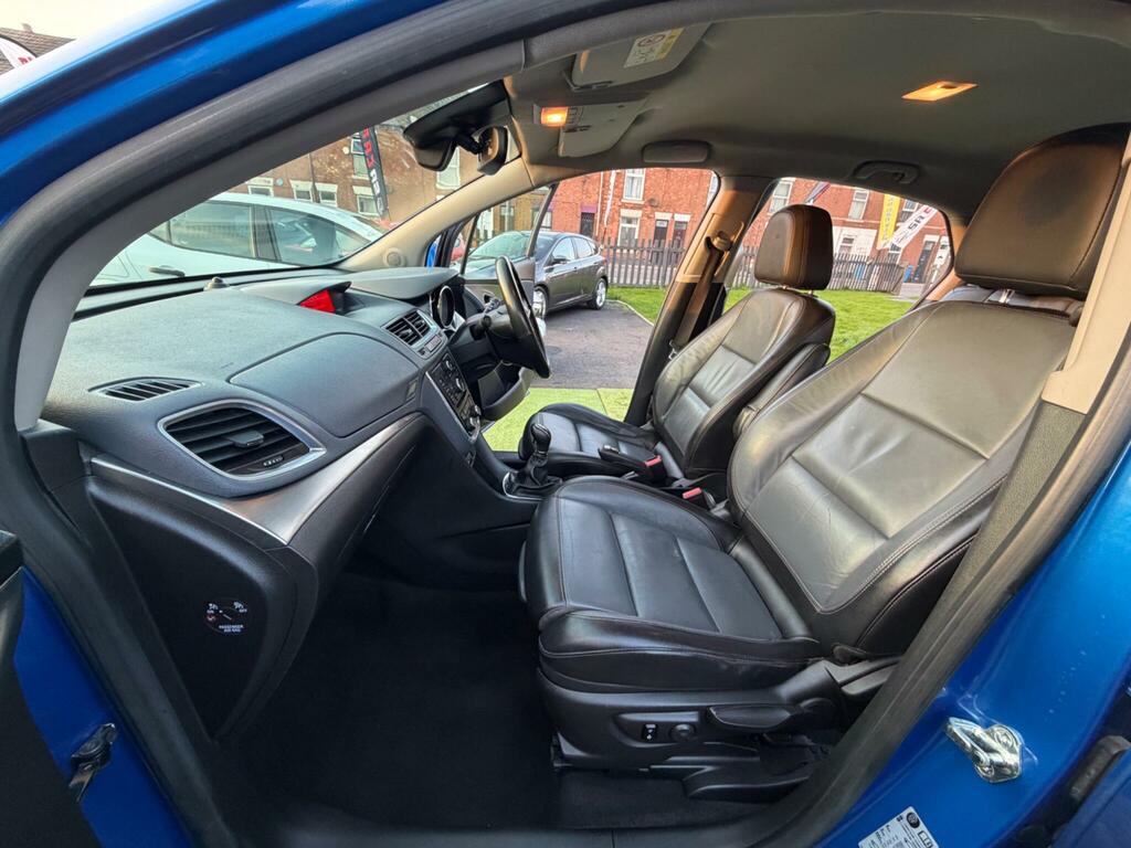 Vauxhall Mokka White #28