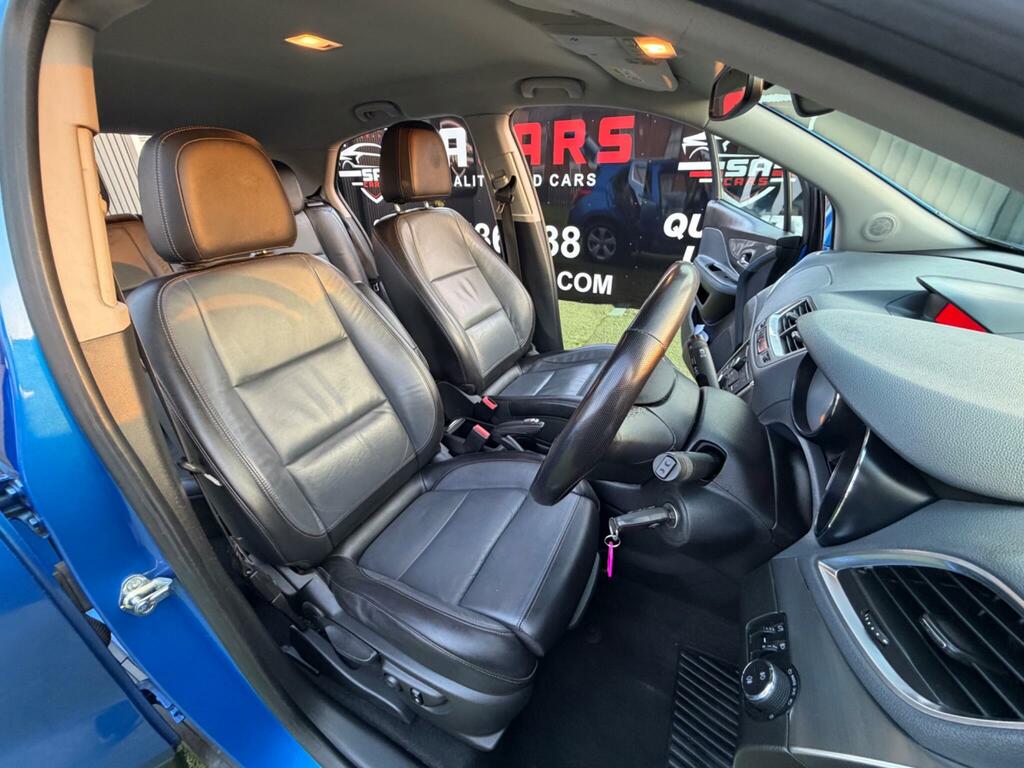 Vauxhall Mokka White #26