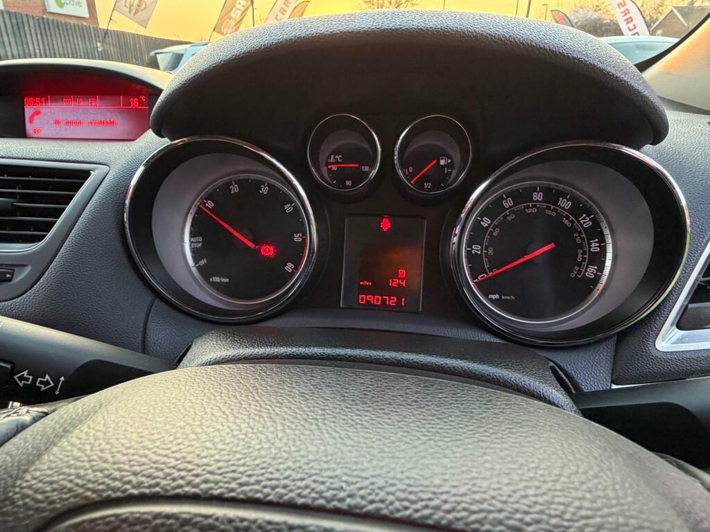 Vauxhall Mokka White #19