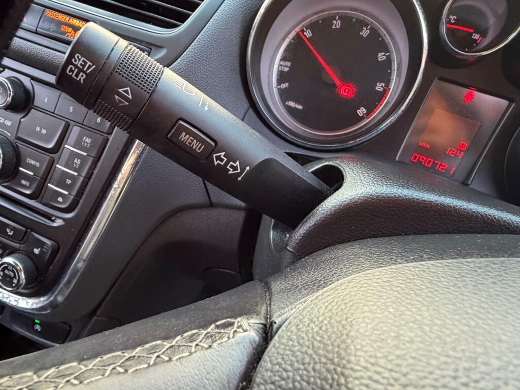 Vauxhall Mokka White #22