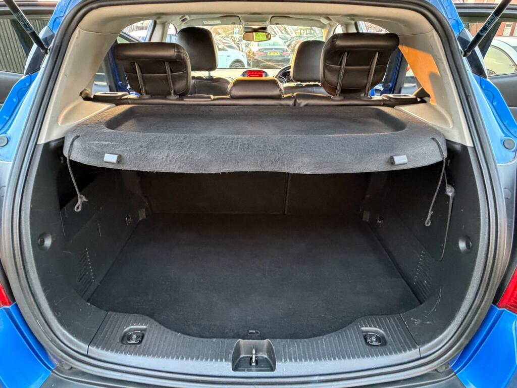 Vauxhall Mokka White #41