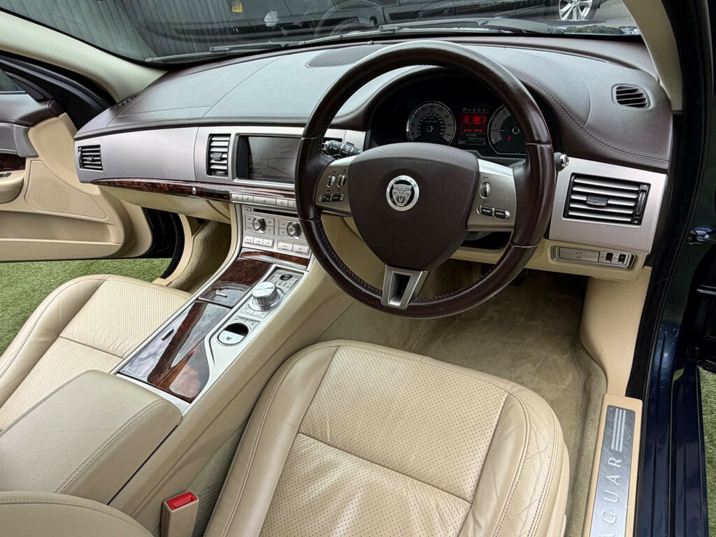 Jaguar XF 3.0D V6 Premium Luxury Saloon Euro Blue #3
