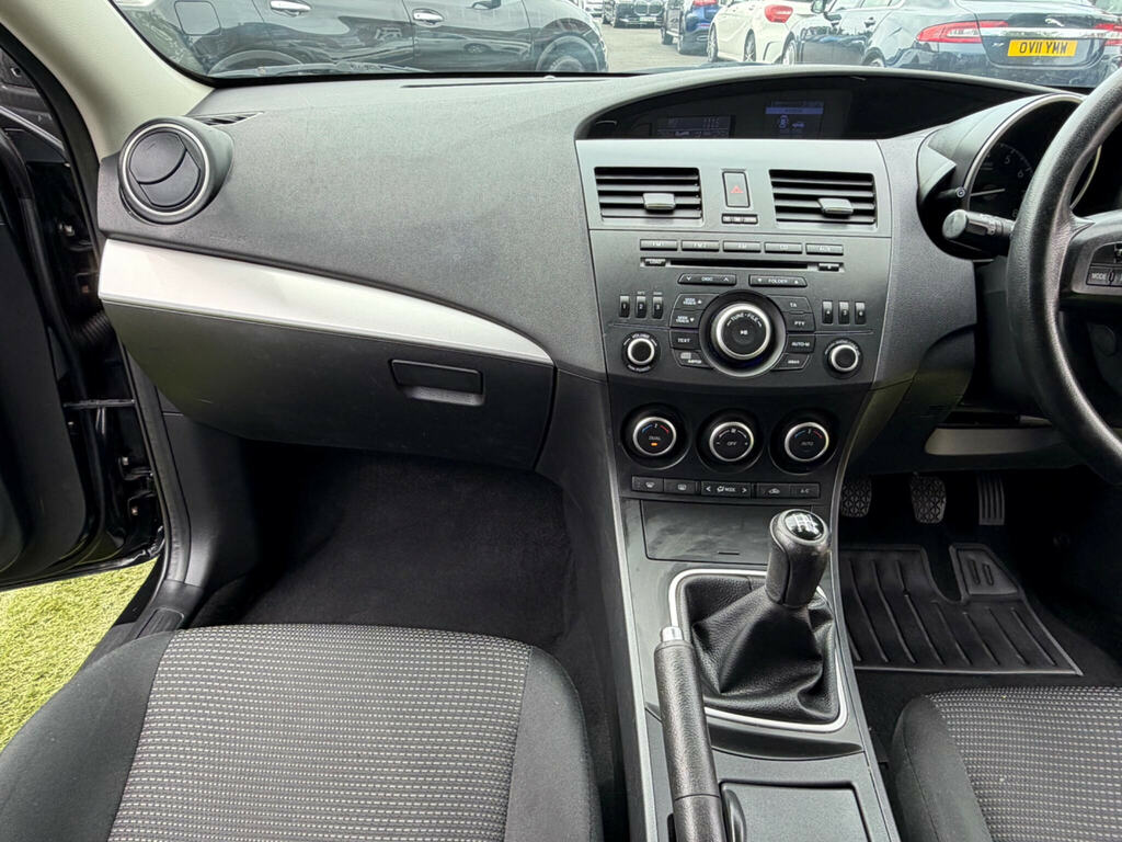 Mazda 3 1.6 Tamura 4X Services White #33
