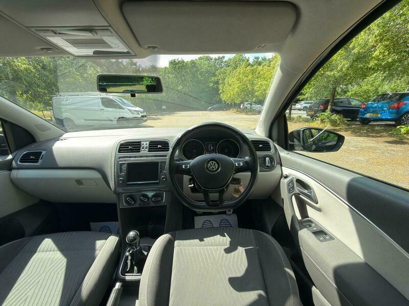 Volkswagen Polo 1.0 Se White #27