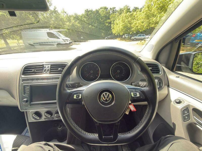 Volkswagen Polo 1.0 Se White #32