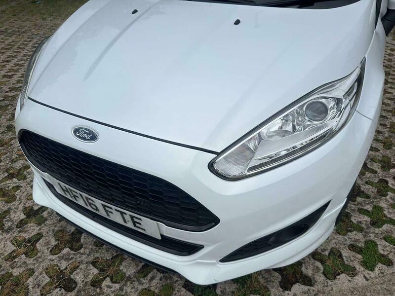 Ford Fiesta 1.0T Ecoboost Zetec S White #4