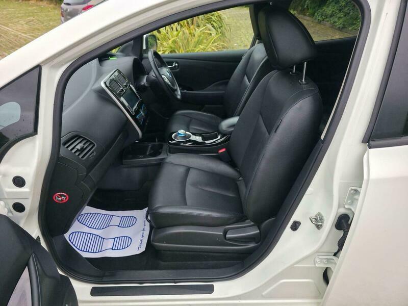 Nissan Leaf Tekna Black #24