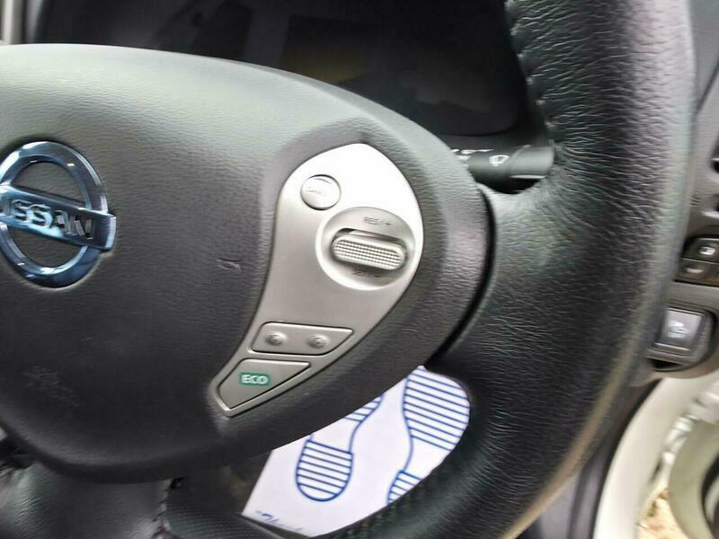 Nissan Leaf Tekna Black #38