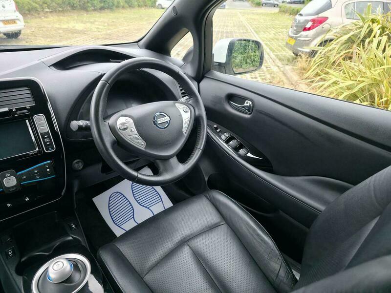 Nissan Leaf Tekna Black #27