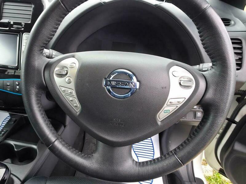 Nissan Leaf Tekna Black #39