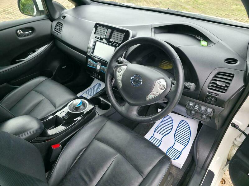 Nissan Leaf Tekna Black #21