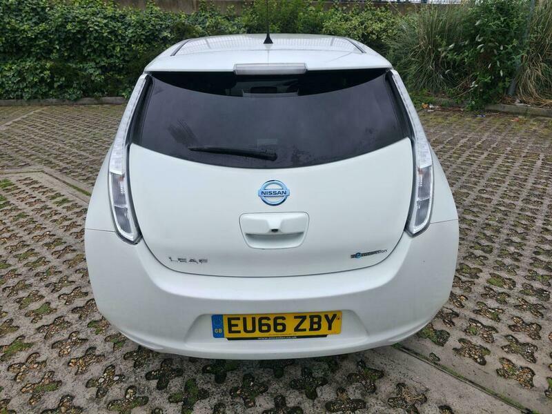 Nissan Leaf Tekna Black #10