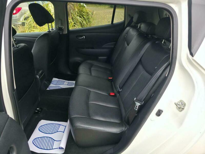 Nissan Leaf Tekna Black #32