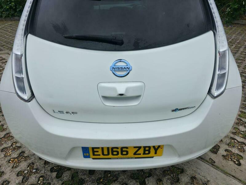 Nissan Leaf Tekna Black #12
