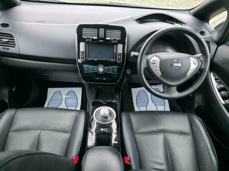 Nissan Leaf Tekna Black #26