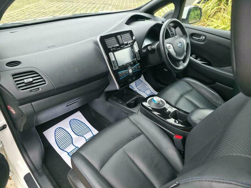 Nissan Leaf Tekna Black #23